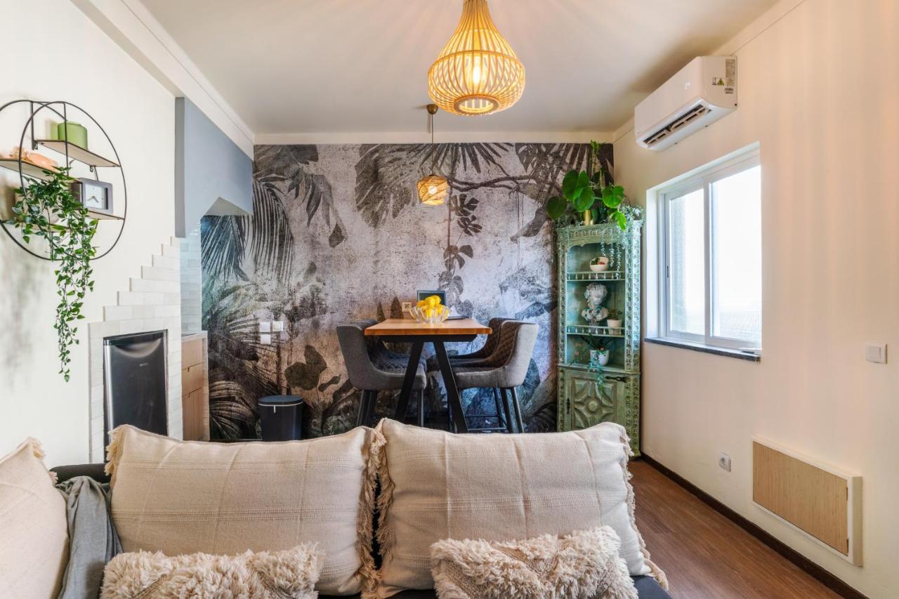 Arty Vintage Townhouse With Rooftop Shower & Sun Loungers Holiday home Olhao