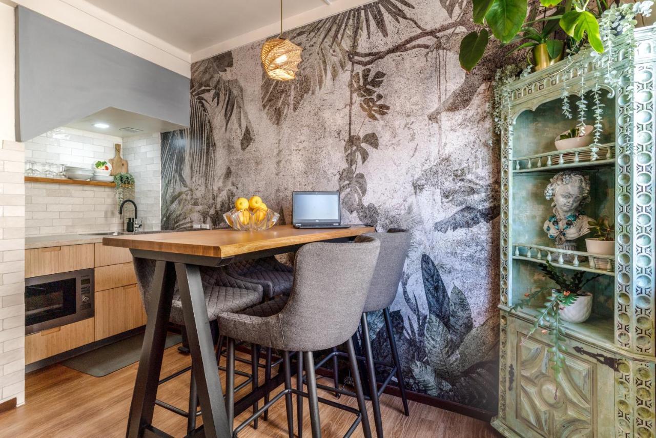 Arty Vintage Townhouse With Rooftop Shower & Sun Loungers Olhao