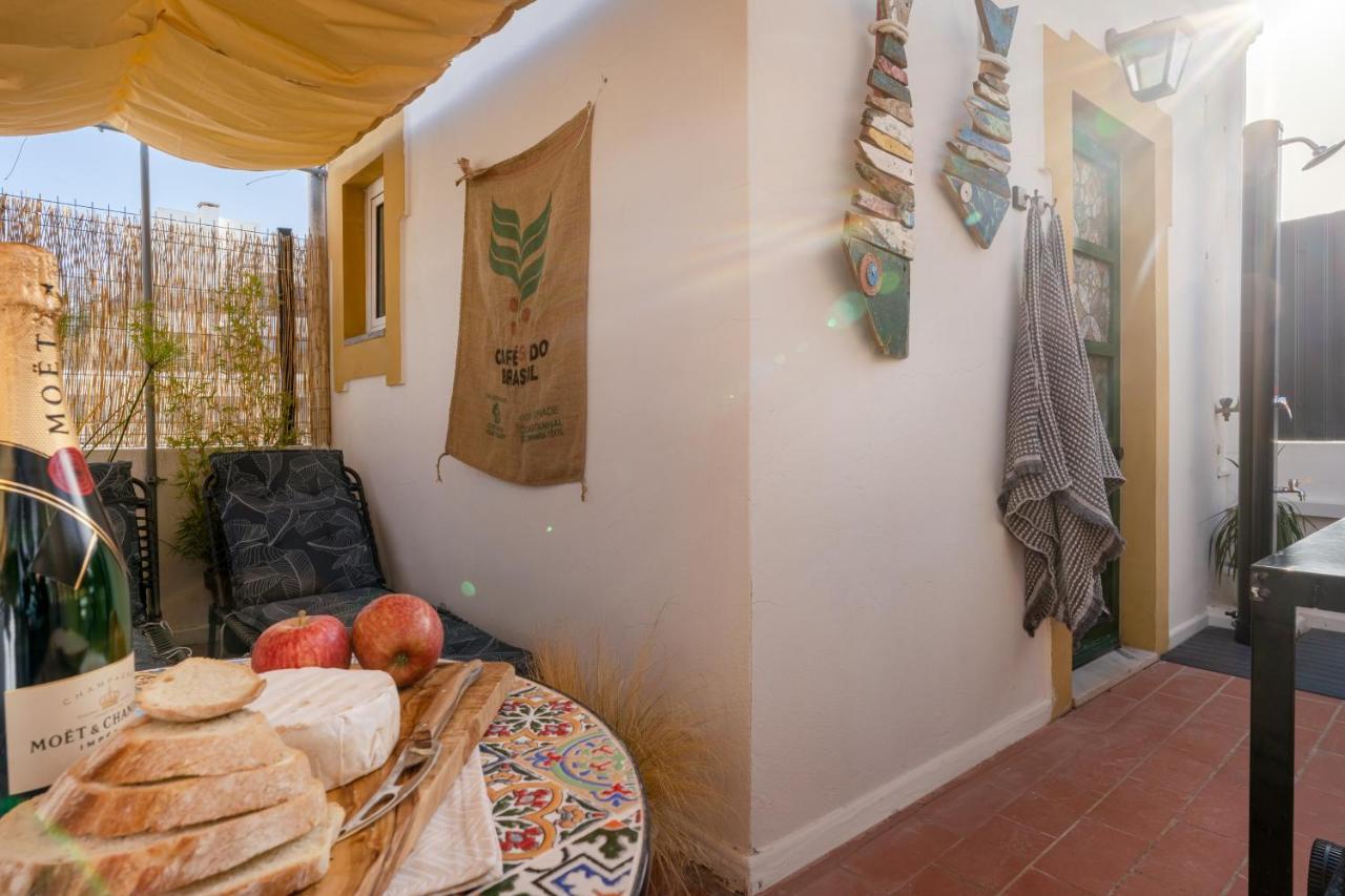 Arty Vintage Townhouse With Rooftop Shower & Sun Loungers Holiday home *