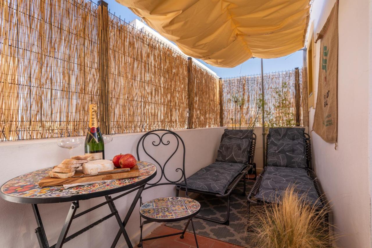 Arty Vintage Townhouse With Rooftop Shower & Sun Loungers Holiday home *