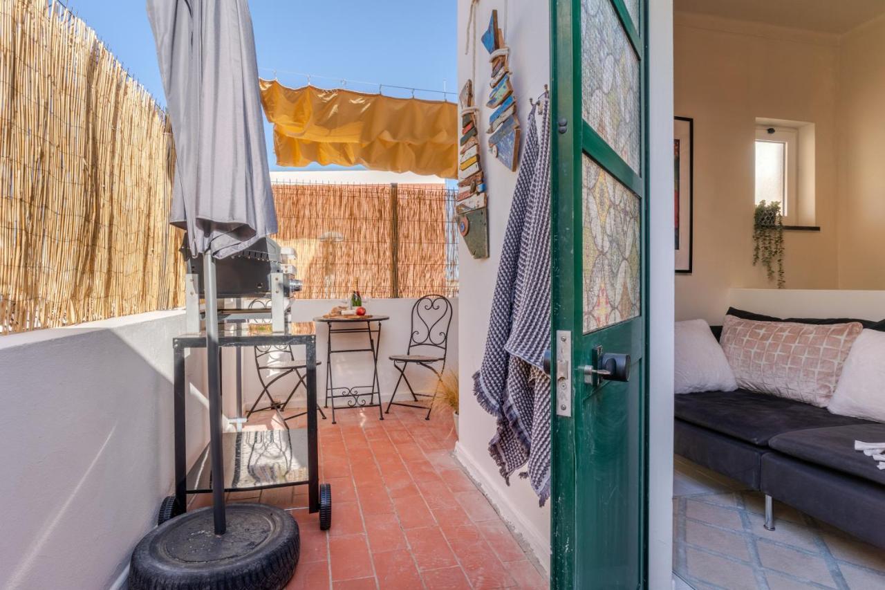 Arty Vintage Townhouse With Rooftop Shower & Sun Loungers Olhao