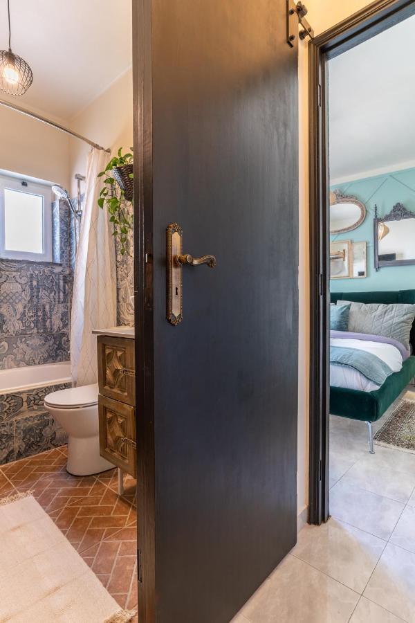 Casa de Férias Arty Vintage Townhouse With Rooftop Shower & Sun Loungers *