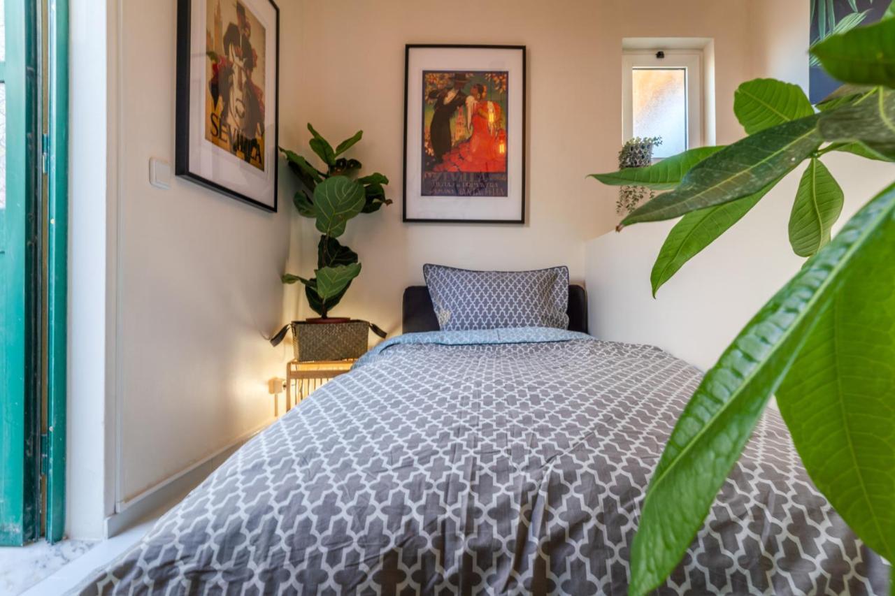 Arty Vintage Townhouse With Rooftop Shower & Sun Loungers * Olhão